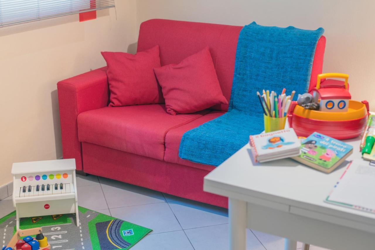 Babyaccommodation Family Sea & Box Pietra Ligure Exteriör bild